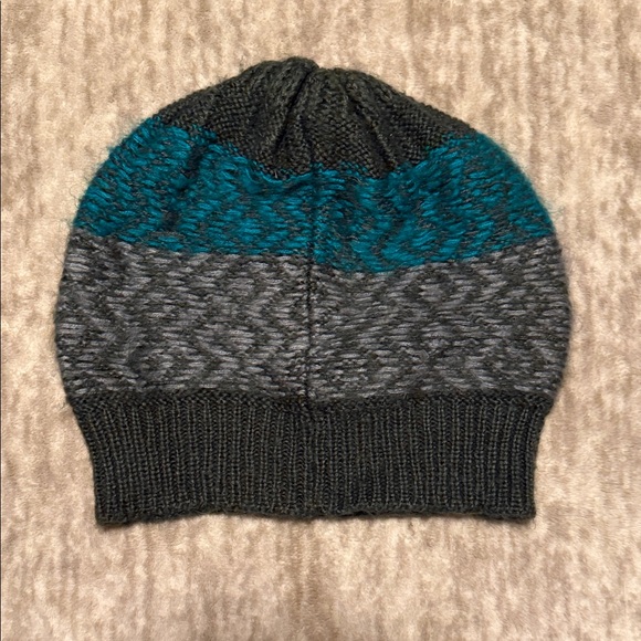 Two North Face Knit Beanie Set - Teal and Navy - Picture 8 of 9